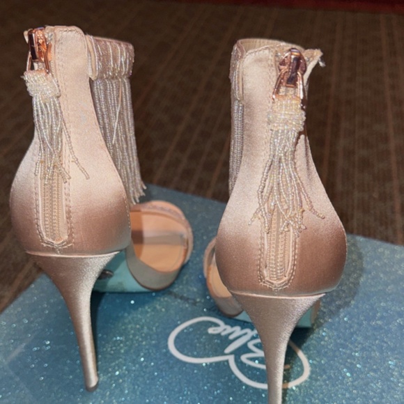 Blue by Betsey Johnson Grand Champ Satin Size 8 Worn Once - Picture 4 of 7